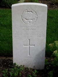 Klagenfurt War Cemetery - Moore, William